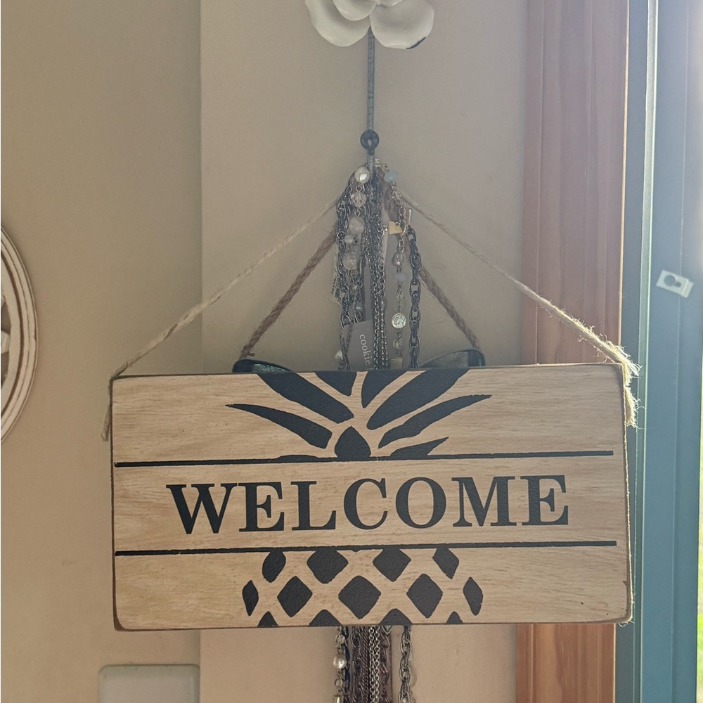 🍍Handcrafted in the USA Rustic Marlin Welcome Sign with Pineapple Design